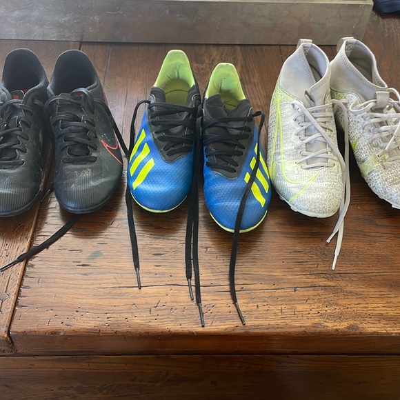 Bundle of Boys Soccer Cleats - Picture 1 of 4